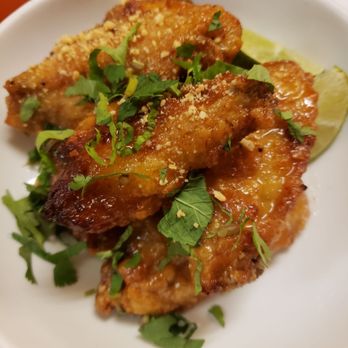 Star Noodle - Wings - Asian Fusion Near Me - Lahaina, Hawaii