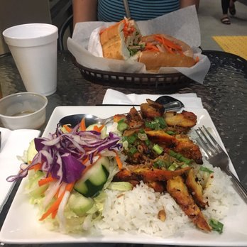 Bun Me! - Chicken rice plate and vegetarian sandwich - Vietnamese Near Me - Northridge, California