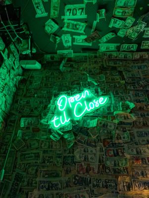 Cuzzy's Grill & Bar by null