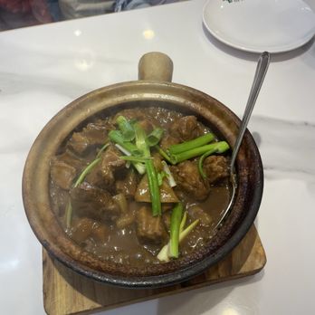 Zhe Zhe Pot - Claypot Beef w. Daikon - Noodles Near Me - Brooklyn, New York Zhe Zhe Pot - Claypot Beef w. Daikon - Noodles Near Me - Brooklyn, New York