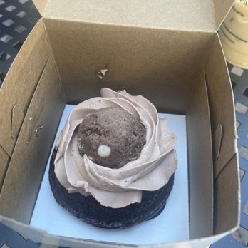 Argentis Gluten-Free Bakery - Chocolate Cupcake - Gluten-Free Near Me - Alpharetta, Georgia Argentis Gluten-Free Bakery - Chocolate Cupcake - Gluten-Free Near Me - Alpharetta, Georgia