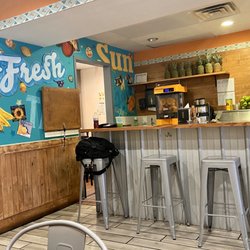 Jaco Juice & Taco Bar - Pretty cool spot