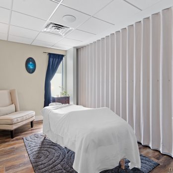 Soluna Yoga+Spa - Massage room - Yoga Near Me - Jacksonville, Florida Soluna Yoga+Spa - Massage room - Yoga Near Me - Jacksonville, Florida