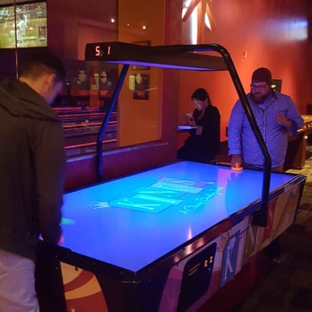 Kings Dining & Entertainment - Sports Bars Near Me - Dedham, Massachusetts
