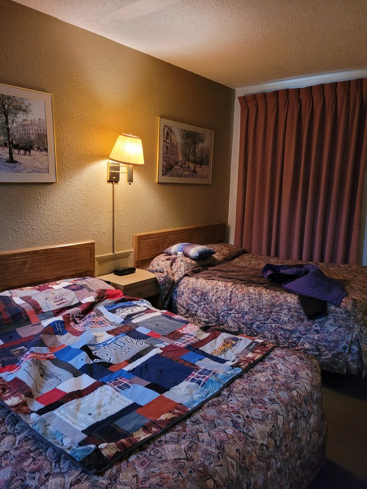 COUNTRY INN MOTEL Updated August 2024 411 2nd St NE, Elbow Lake, Minnesota Hotels Phone