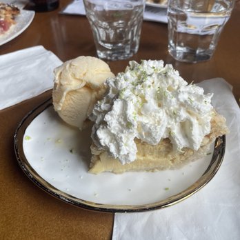 Pie Dive Bar - Key Lime Pie a la mode - Dive Bars Near Me - Snohomish, Washington