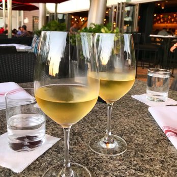 Earls Kitchen + Bar - New American Near Me - Miami, Florida Earls Kitchen + Bar - New American Near Me - Miami, Florida