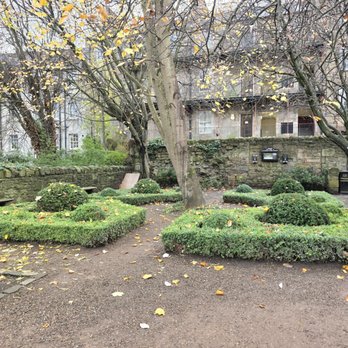 Dunbar's Close gardens - Dunbar's Close Garden - Botanical Gardens Near Me - Edinburgh, EDH