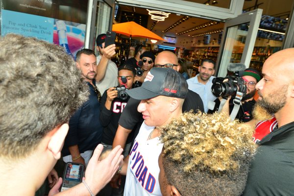 Gulf Liquors by null