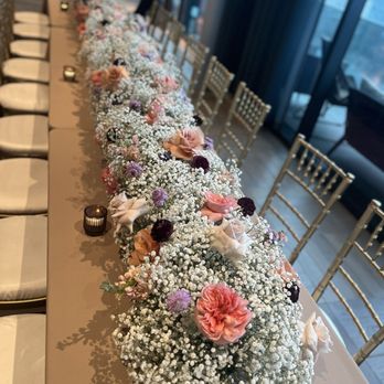 Steve's Flower Market - Wedding table runners - Florists Near Me - Chicago, Illinois