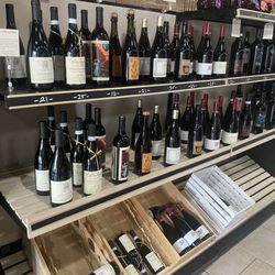 Emma Avenue Bar and Tap - Wines