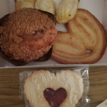 la Madeleine - Blueberry muffin, palmiers, linzier cookie (heart), lemon Madeline's. MY favorite can't get enough - Breakfast & Brunch Near Me - Marietta, Georgia la Madeleine - Blueberry muffin, palmiers, linzier cookie (heart), lemon Madeline's. MY favorite can't get enough - Breakfast & Brunch Near Me - Marietta, Georgia