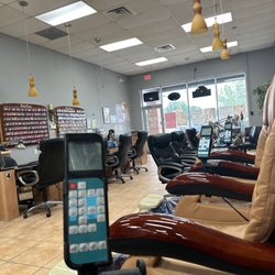 W Nails & Spa