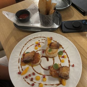 Ramsay's Kitchen - Scallops - New American Near Me - Naperville, Illinois Ramsay's Kitchen - Scallops - New American Near Me - Naperville, Illinois