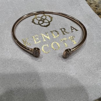 Kendra Scott - Jewelry Near Me - Lake Buena Vista, Florida Kendra Scott - Jewelry Near Me - Lake Buena Vista, Florida