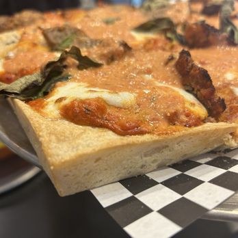 Motor Town Pizza - Crust/edge. No cheese... - Pizza Near Me - Richmond Heights, Missouri