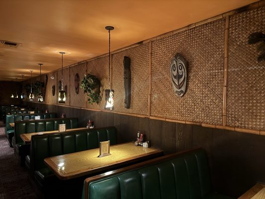 Damon's Steak House by null