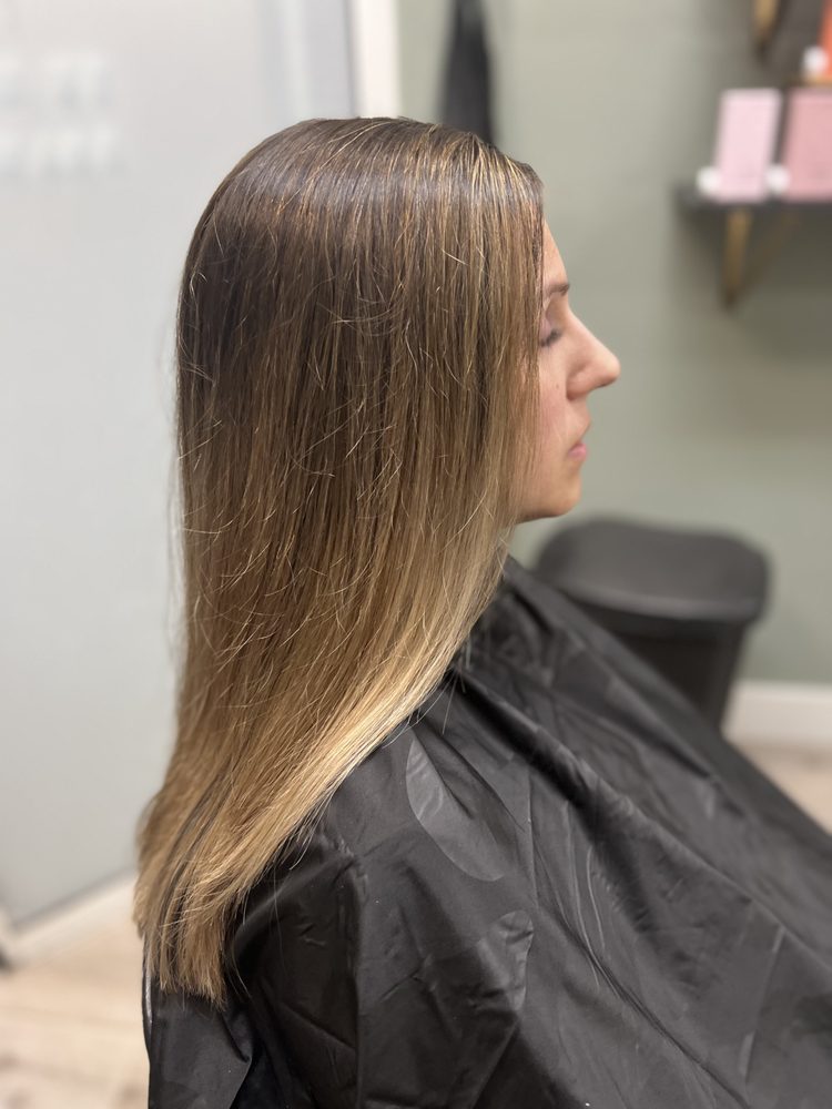 Hair By Ashlee F Logo