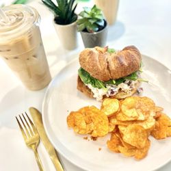 Meme’s Coffee Shop