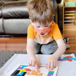 Little Star Montessori Bilingual Preschool - Montessori puzzle mat