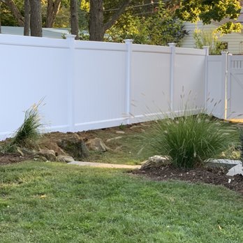 WR Fence - 6 ft high pvc private fence - Fences & Gates Near Me - Centereach, New York WR Fence - 6 ft high pvc private fence - Fences & Gates Near Me - Centereach, New York