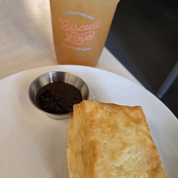 Biscuit Love: Gulch - Biscuit and Jam with ice tea - Southern Near Me - Nashville, Tennessee Biscuit Love: Gulch - Biscuit and Jam with ice tea - Southern Near Me - Nashville, Tennessee