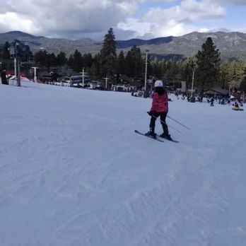 Learn To Snowboard - I was doing something that I never thought would be natural for me which is turning effortlessly and looking down to my path - Ski Schools Near Me Learn To Snowboard - I was doing something that I never thought would be natural for me which is turning effortlessly and looking down to my path - Ski Schools Near Me