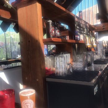 Snoqualmie Falls Brewery - Brewpubs Near Me - Snoqualmie, Washington