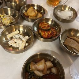 Tasty banchan! Tasty banchan!