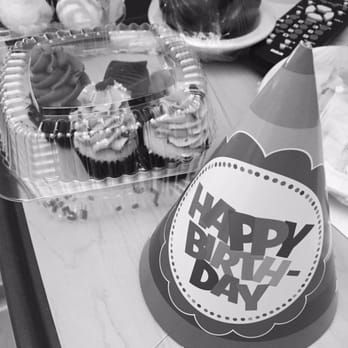 Bella Bella Cupcakes - Bella Bella cupcakes at the hospital on my niece's day of birth! - Desserts Near Me - Silverdale, Washington Bella Bella Cupcakes - Bella Bella cupcakes at the hospital on my niece's day of birth! - Desserts Near Me - Silverdale, Washington