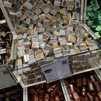 Venchi - Gelato Near Me - Santa Clara, California