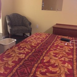 Del Playa Inn - Pretty chill, classic room. Not the softest bed ever but decent