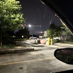 Midway Airport Cell Phone Lot - Easy in and out! Gates open automatically. Free parking.