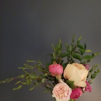 Flower Box Studios - Small end of year presentation bouquet - Floral Designers Near Me Flower Box Studios - Small end of year presentation bouquet - Floral Designers Near Me