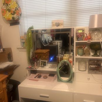 Pure Bliss Cleaning Solutions - She cleaned off my vanity, and I didn't even tell her to. Clean my bathroom it's sparkling.! great job - Home Cleaning Near Me - Waxahachie, Texas Pure Bliss Cleaning Solutions - She cleaned off my vanity, and I didn't even tell her to. Clean my bathroom it's sparkling.! great job - Home Cleaning Near Me - Waxahachie, Texas