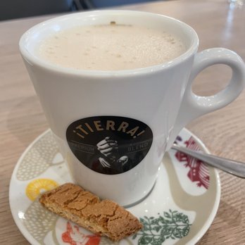 Treff Cafe - Chai latte with biscotti - Cafes Near Me - Vail, Colorado