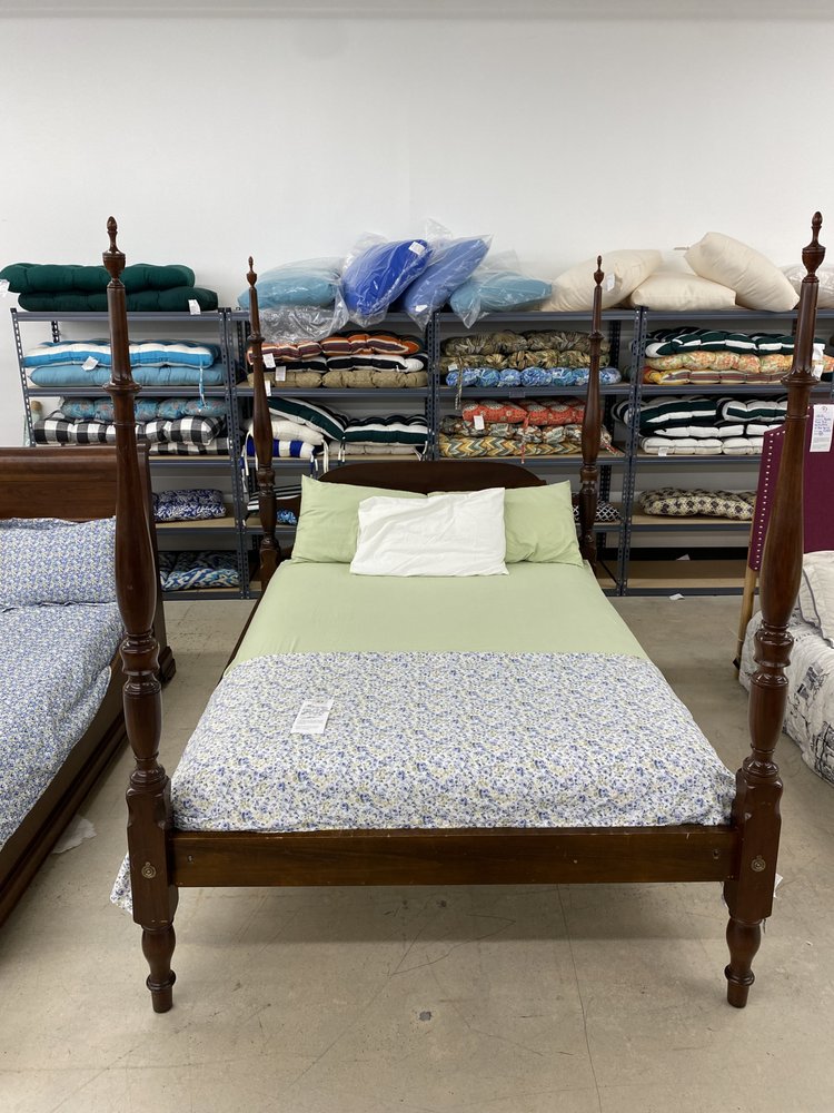 THE DREAM CENTER RESALE STORE Updated October 2024 16 Photos 2111