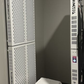 Restore Hyper Wellness - Red Light Therapy Option for Standing vs a bed. - IV Hydration Near Me - Eastchester, New York
