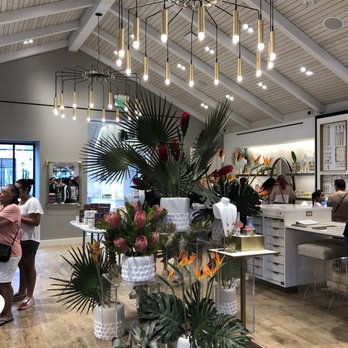 Kendra Scott Flagship - Jewelry Near Me - Austin, Texas