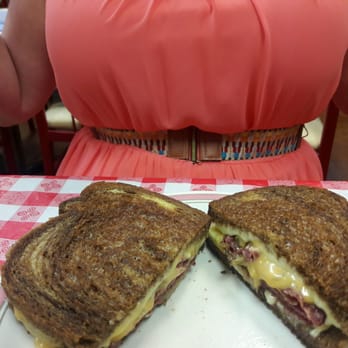 Crane's Museum & Marlene’s Restaurant - Coffee & Tea Near Me - Williamsburg, Missouri