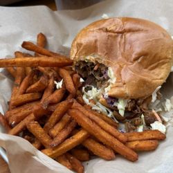 Deepwater Micro Eatery - Pulled pork