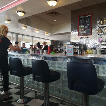 Mel's Diner - Ready for brunch! - Mel's Interior (bar side) - Breakfast & Brunch Near Me - Kitchener, Ontario