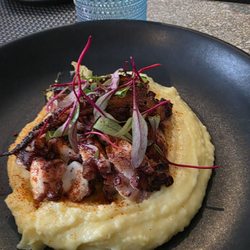 Restaurante El Blok - Pulpo. This was amazing. Ordered it no queso