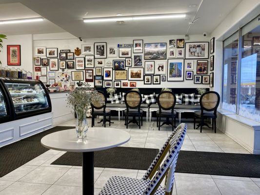 Astoria Café & Bakery by null