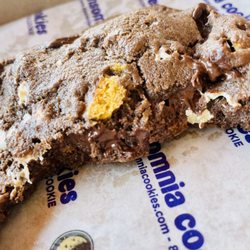 Insomnia Cookies - S'more cookie