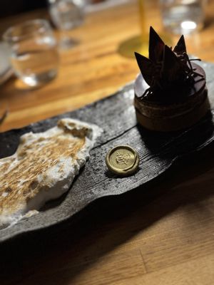 MKT Restaurant and Bar by null