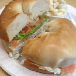 Hot Bagels Abroad - Plain bagel, cream cheese, lettuce, tomatoe, onion, lox..side Mac salad