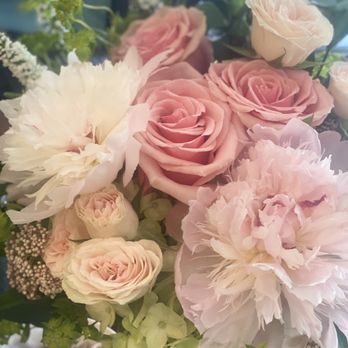 Windmill Floral Expressions - Perfect bouquet of roses and peonies! - Florists Near Me - Las Vegas, Nevada
