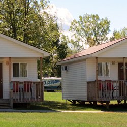 Lakeview Motel & Cottage - The cottages are all equipped with: Two double beds. Cable TV. Full kitchen off of motel lobby. Propane barbecues...