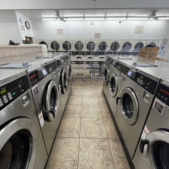 Plaza Speed Wash - Credit cards and coins on most machines! - Laundromat Near Me - Pleasanton, California